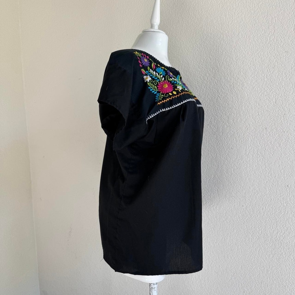 Black embroidered blouse Mexican style - Picture 3 of 8